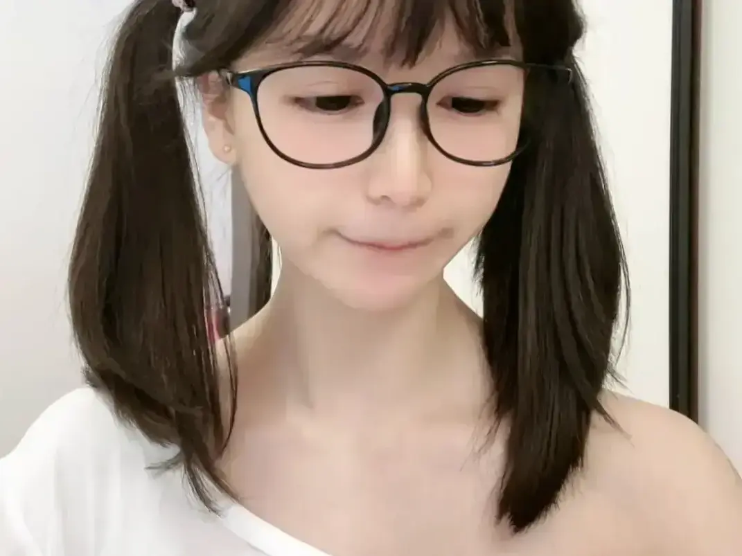 《萌小栖》天才交易员咯咯哒vlog原视频无删减全集免费畅播-完整版《萌小栖》极速获取-《天才交易员萌小栖》纯净观影沉浸感拉满